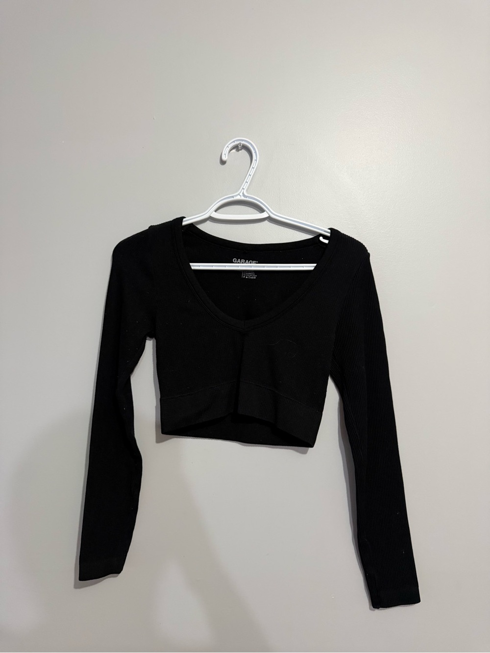 Garage Black Ribbed V-Neck Long-Sleeve Crop Top